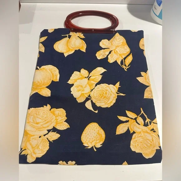 Vintage Lady Pride folding tote - Picture 4 of 6